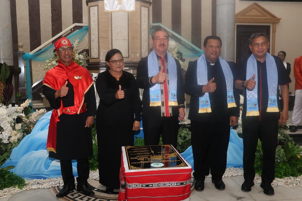 Gubernur Maluku Hadiri Perayaan Satu Abad Jemaat GPM Galala Hative Kecil